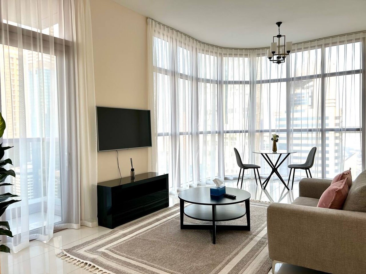 Propiedad de Airbnb exitosa: 1BR Amazing Burj And Dubai View en Trade Center First