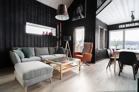 Spacious Tegefjäll Retreat: Two Apartments for 16