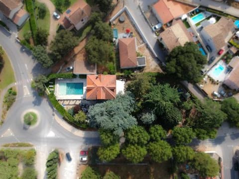 La Perle de Boisseron with billiards and pool