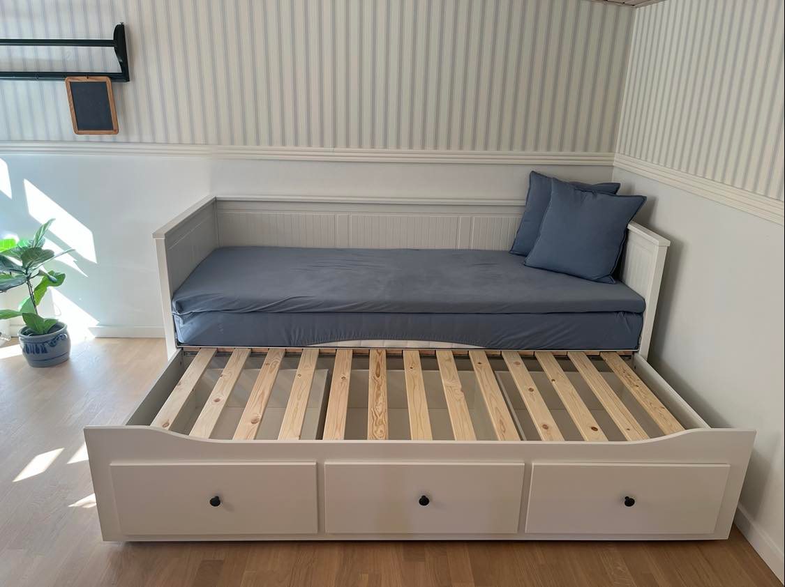 Nyumba ya wageni - sebule iliyo na kitanda cha sofa (kitanda cha watu wawili)