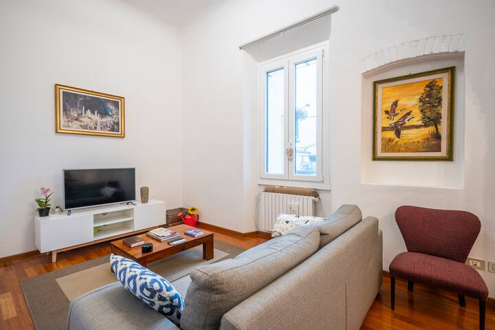 [1km from Center, Wifi, A/C] Orcagna Design gallery image 5