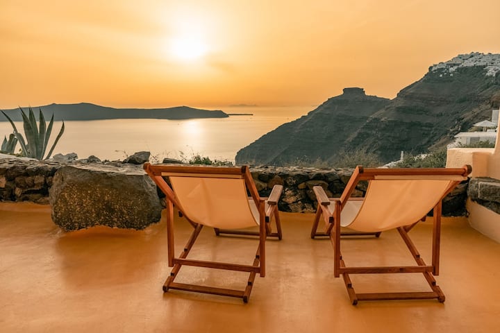 Envision, amazing sea views even from bed!