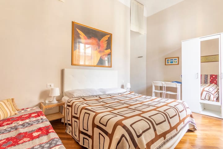 special room yellow florence....