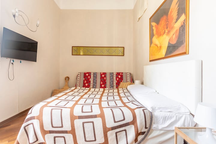 special room yellow florence....