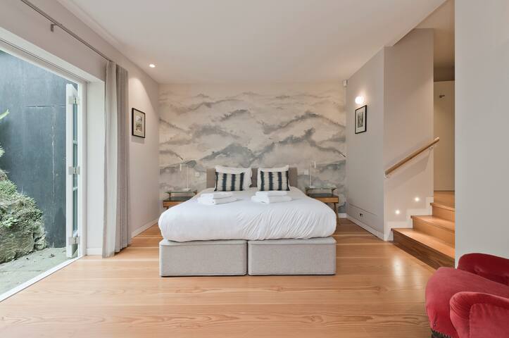 Spacious 5 bedroom Period House gallery image 4