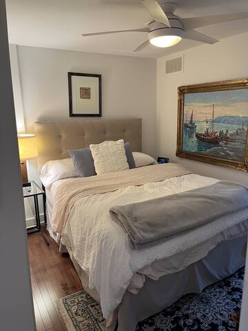 Luxe 5 Bed 4.5 Bath 3 Storey High Park Downtown gallery image 4