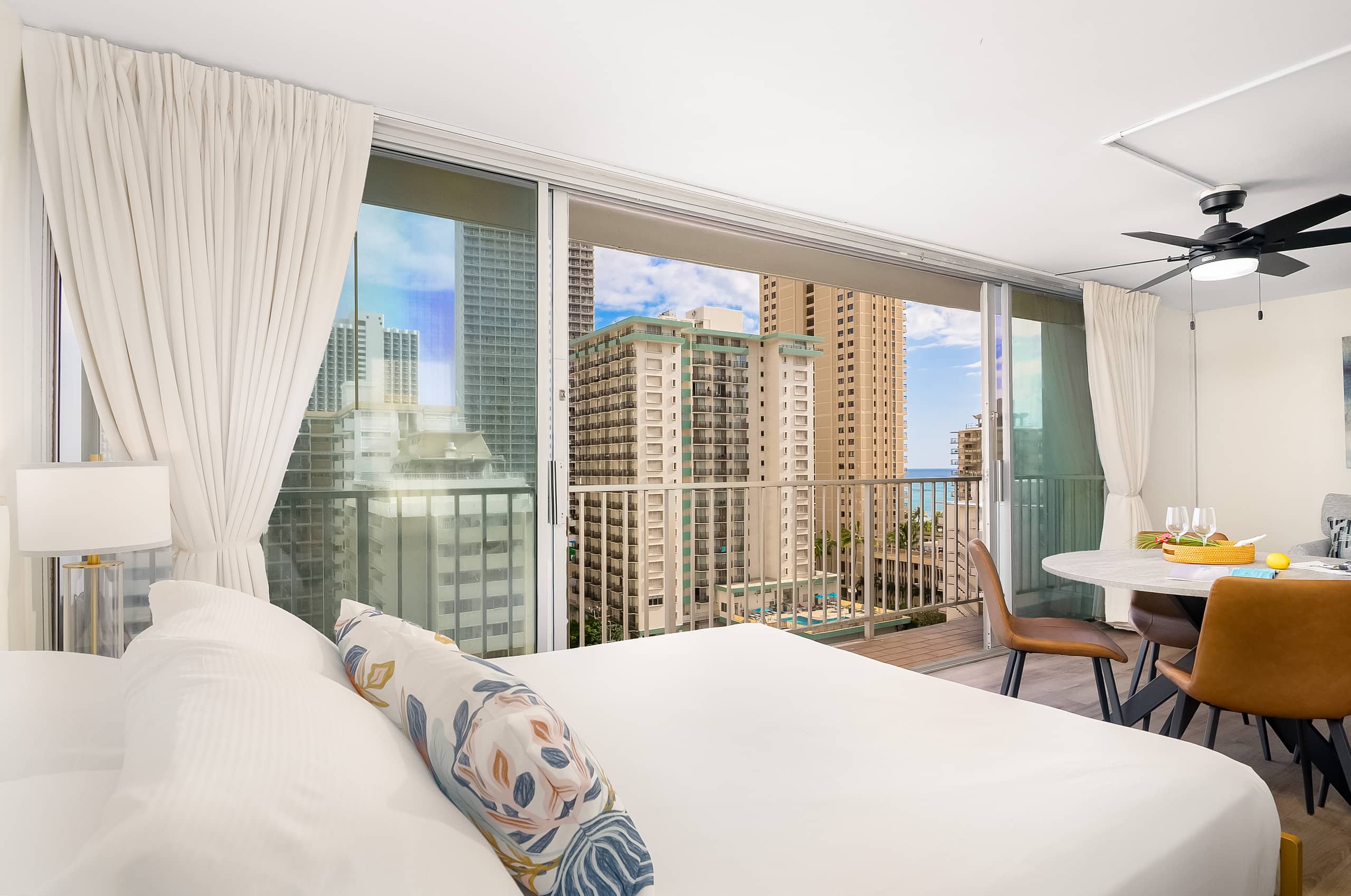 Waikiki studio w/ lanai & rooftop pool - Image 70