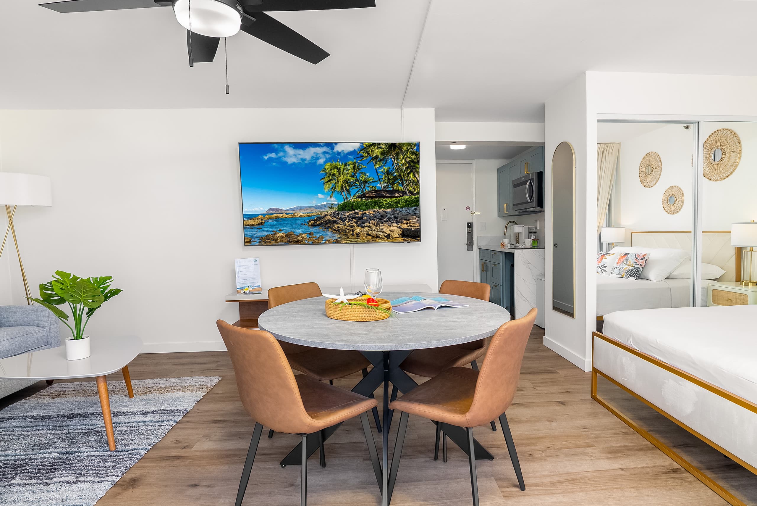 Waikiki studio w/ lanai & rooftop pool - Image 18