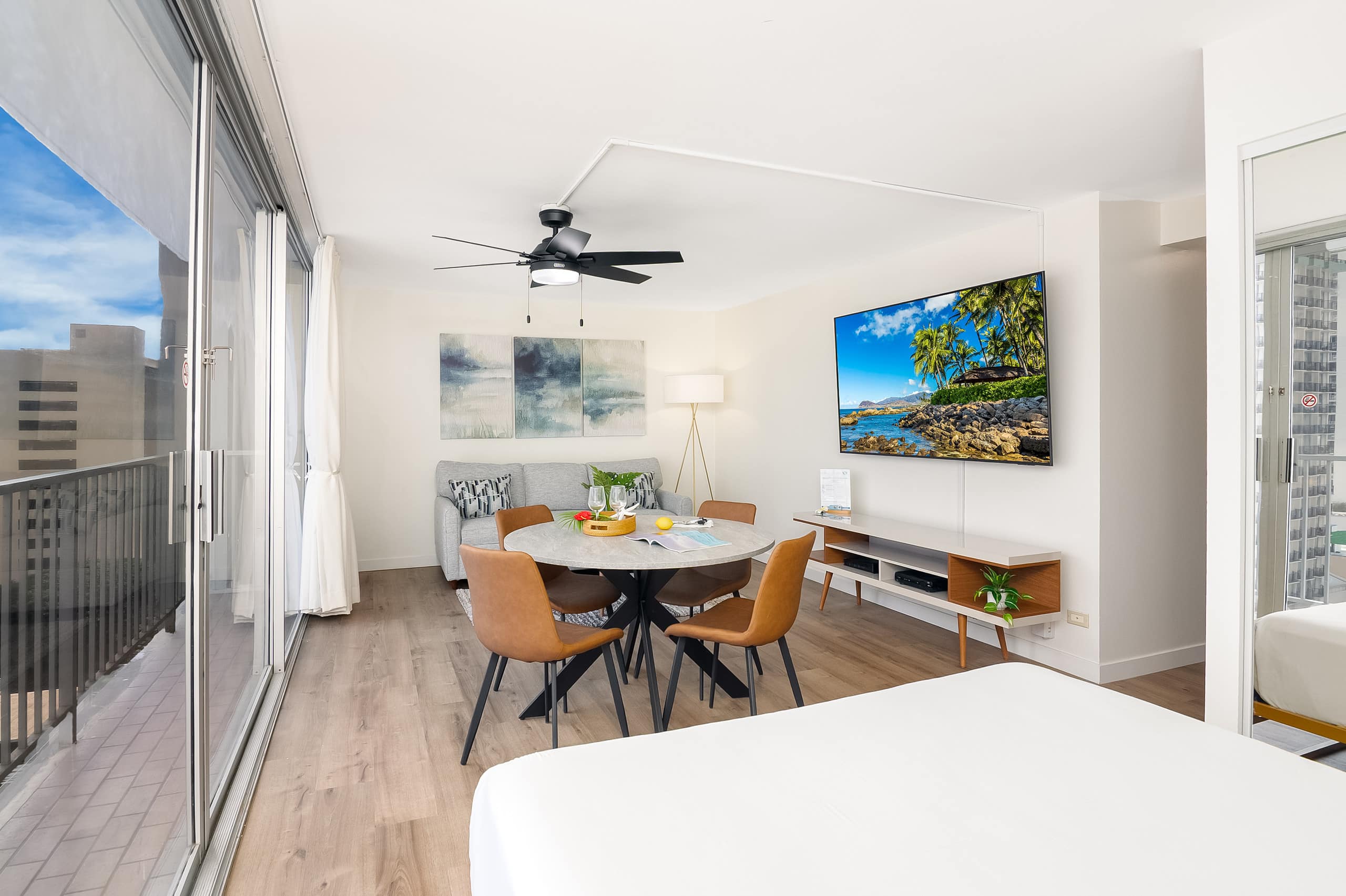 Waikiki studio w/ lanai & rooftop pool - Image 21