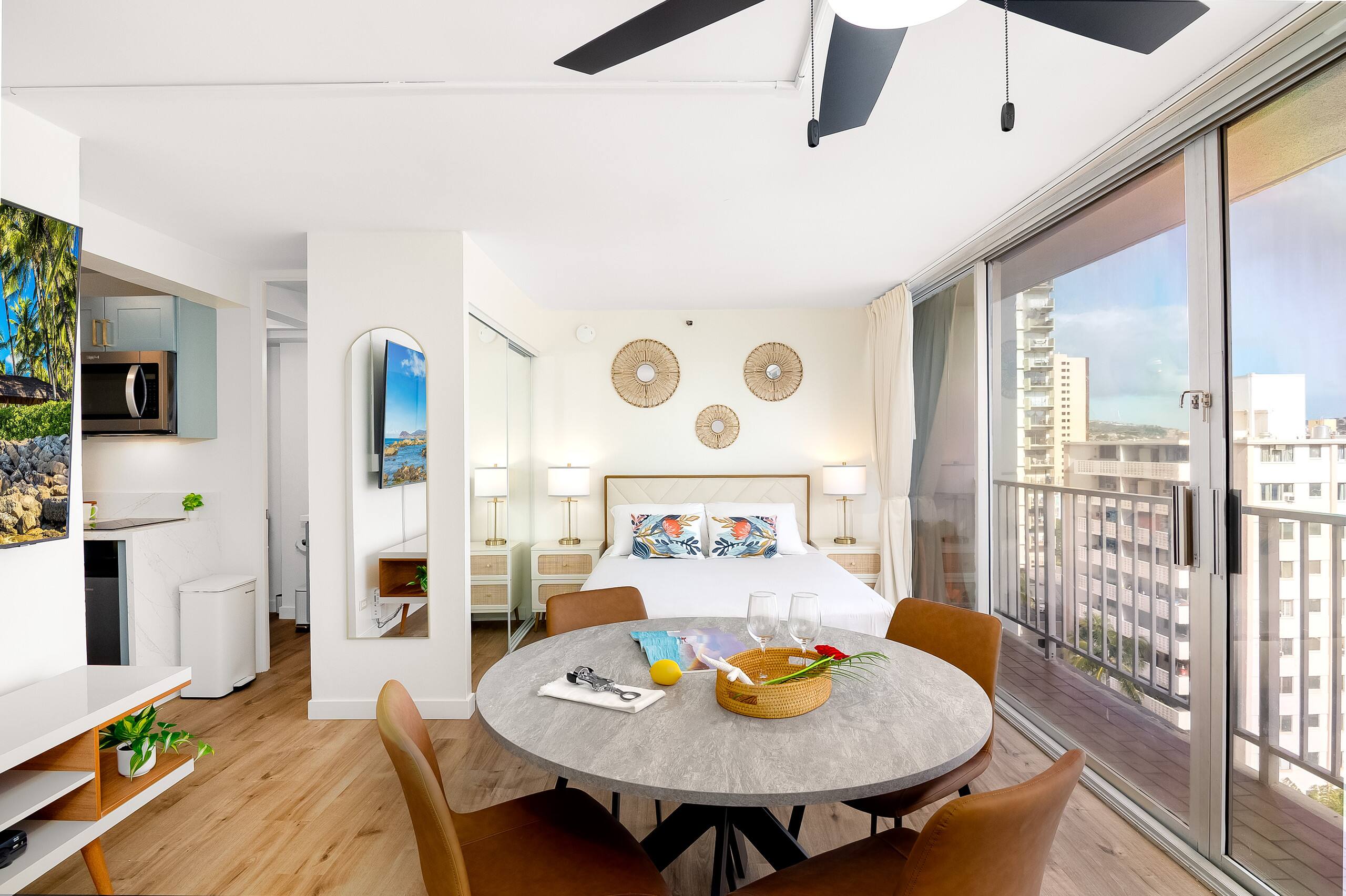 Waikiki studio w/ lanai & rooftop pool - Image 69