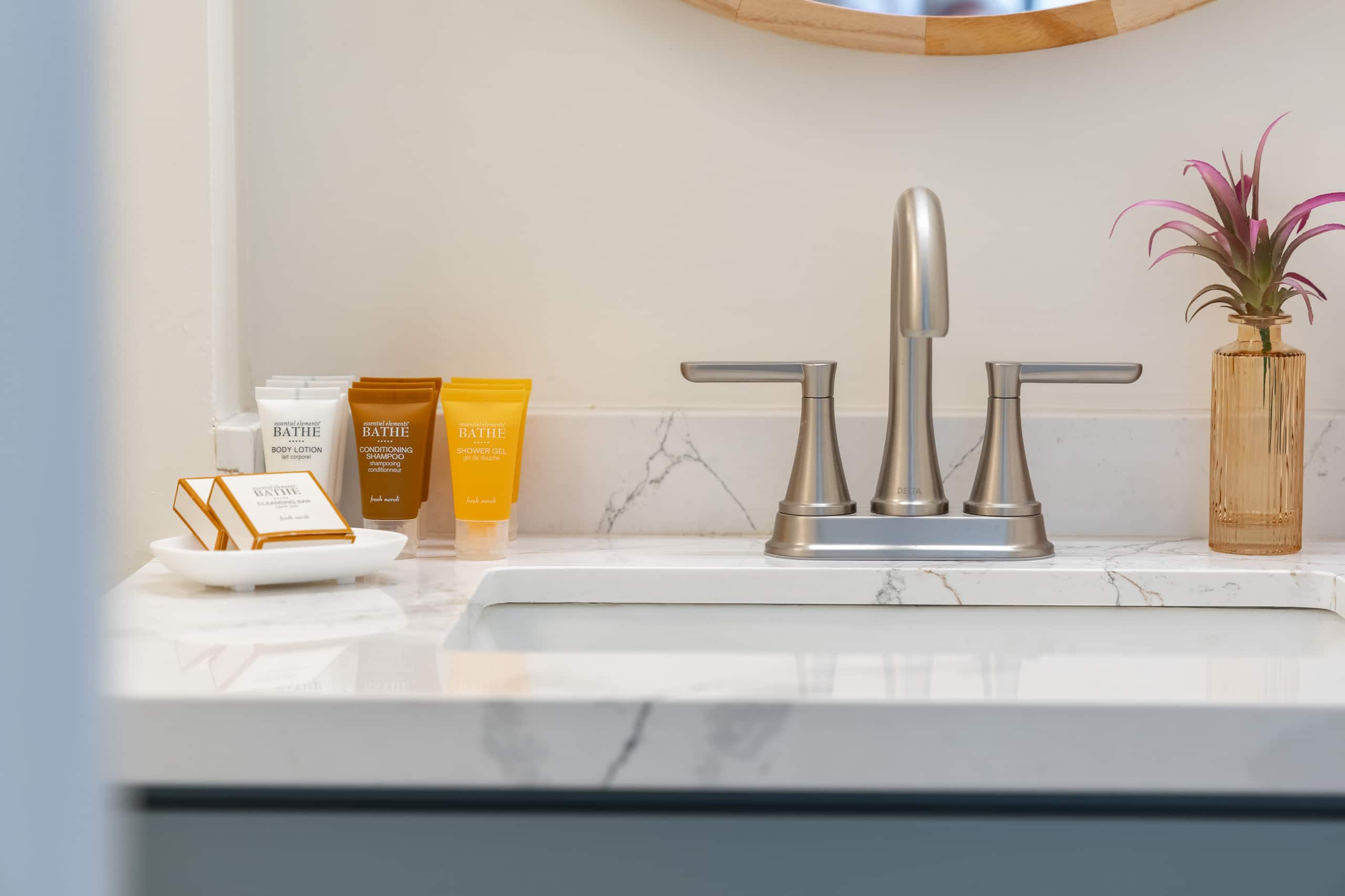 Waikiki studio w/ lanai & rooftop pool - Image 27