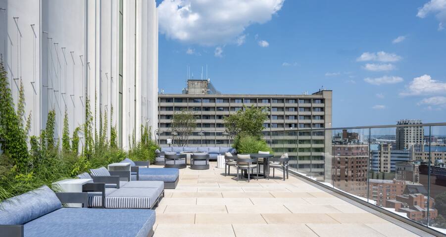 Back-Bay Lux Central 2BR Condo with Rooftop and Pa gallery image 5