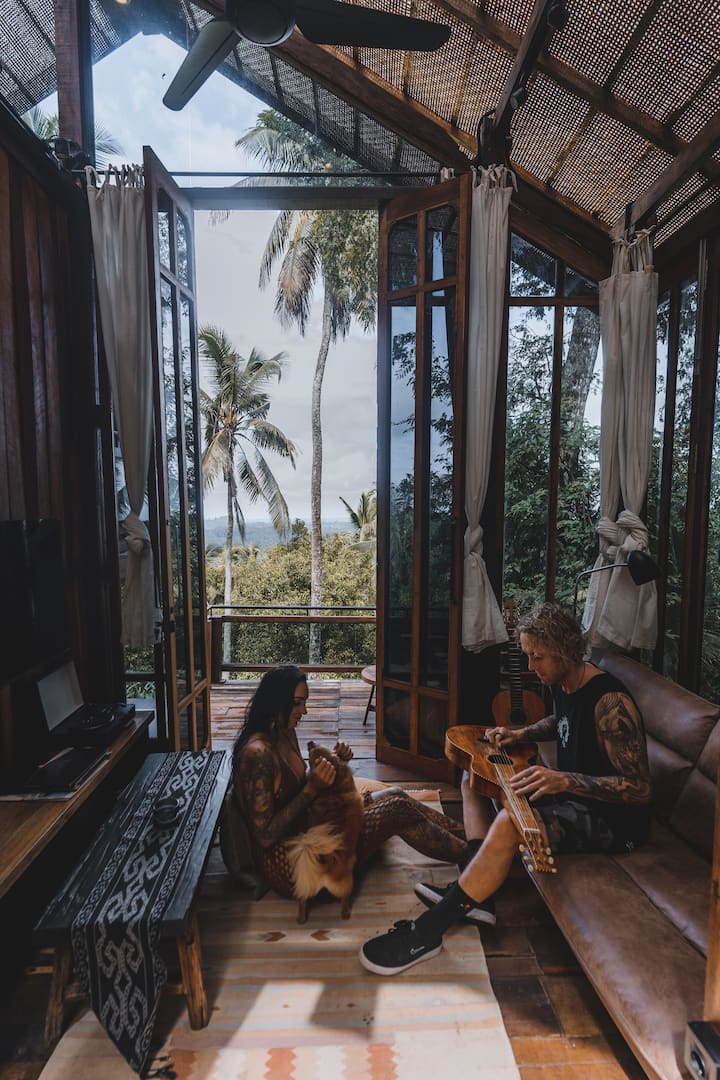 Wooden Sustainable Recycle House - Sidemen