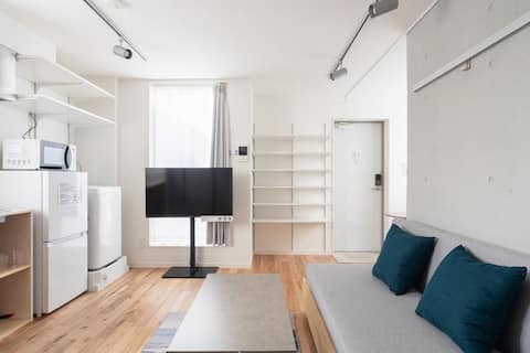 5-minute walk from the station! Thorough security/Furniture, appliances, and WiFi included/Apitch d0