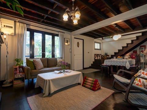 Charming Home near BKK Skytrain and Food Street