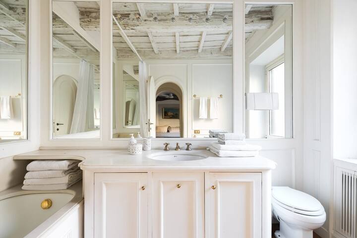 Penthouse with Terrace near Pantheon gallery image 3