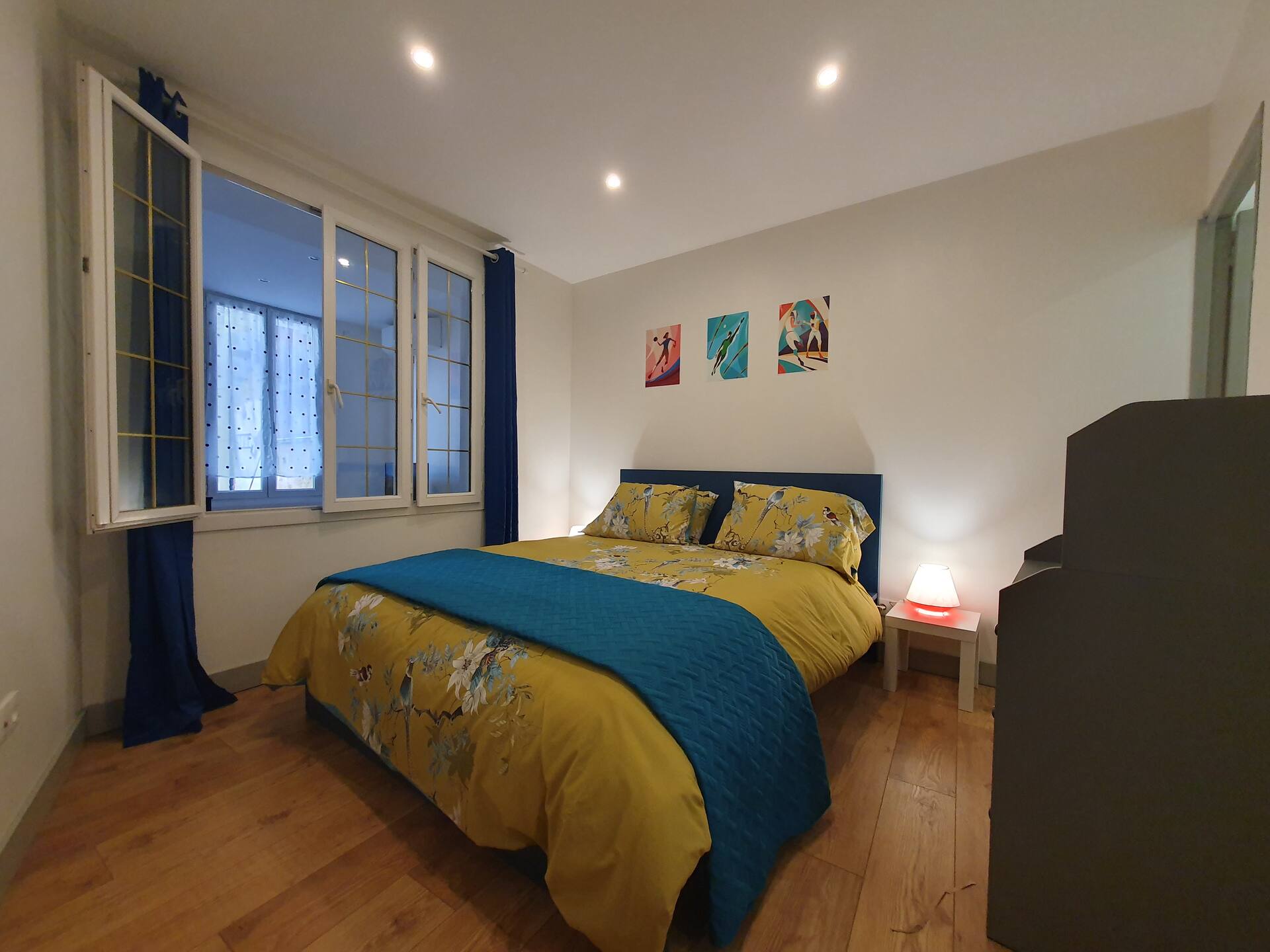 Downtown, ground floor, courtyard, air conditioning, heating