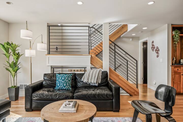 Walk to Breweries, Eats & Pickleball Park gallery image 4