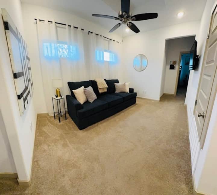 סלון 2

ספה נפתחת, מיזוג אוויר, משחקי לוח, מאוורר תקרה, ספרים וחומרי קריאה, חימום, טלוויזיה