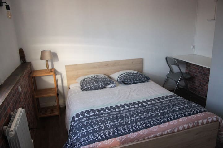 Schlafzimmer 2
