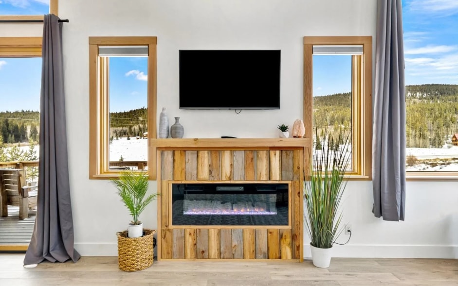 Top Airbnb: 3BR Luxury Cabin - Hot Tub, Sauna, Starlink in Alma