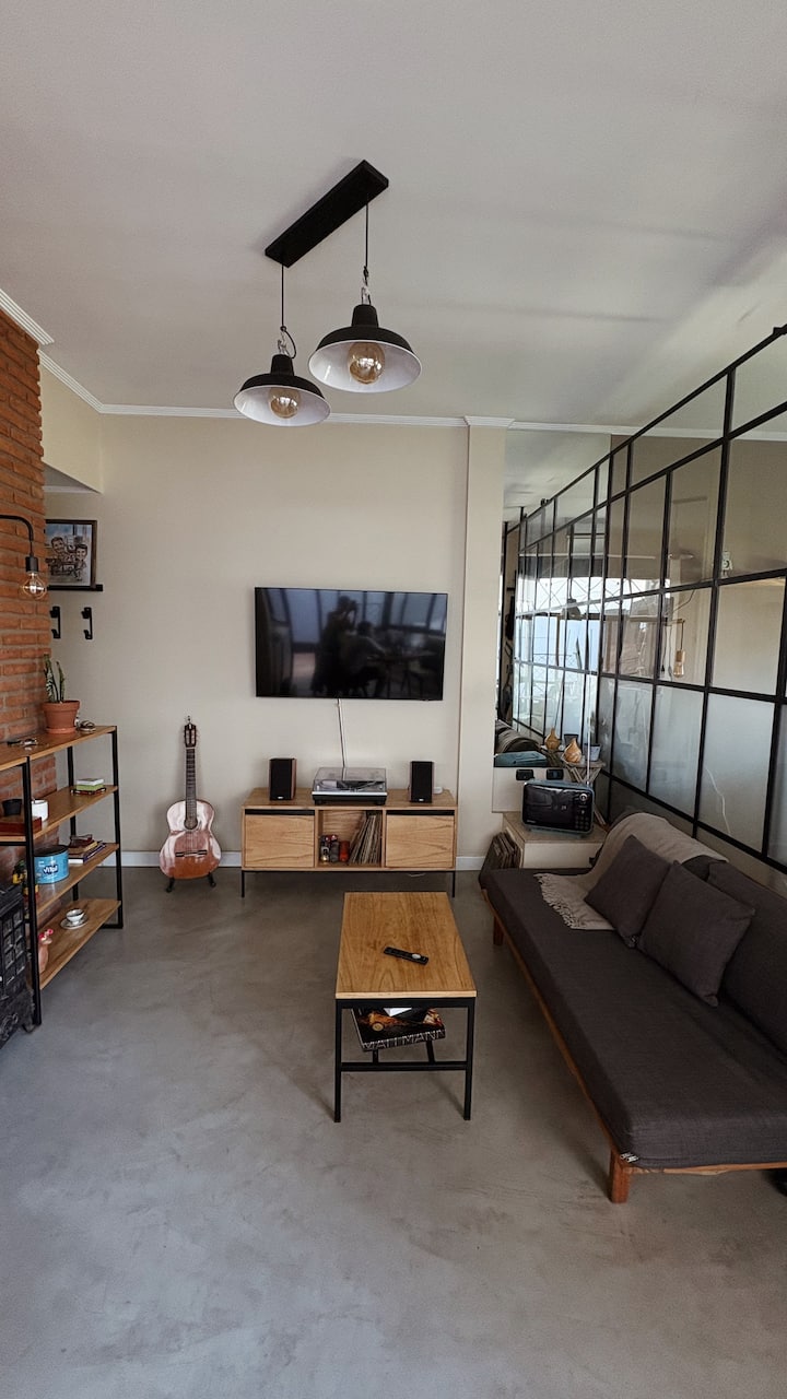 Loft de 1 dormitório em Flores com terraço