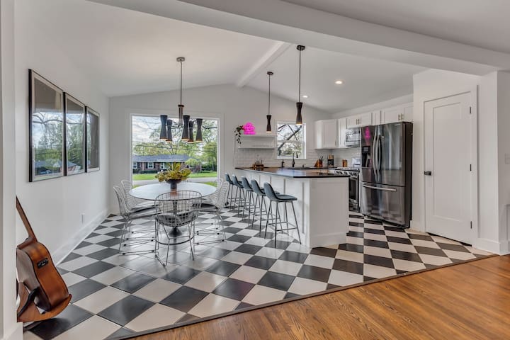 Encore Escape: Stylish Nashville Home w/ Hot Tub gallery image 2