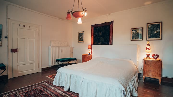 Schlafzimmer 1 / Room 1 / Chambre 1