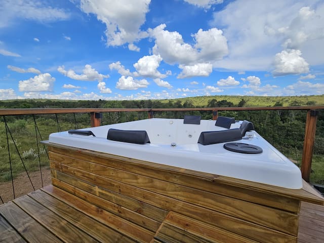 Entire home with 1 bedrooms in Brasilia - Chalé Romântico na Estância Cury