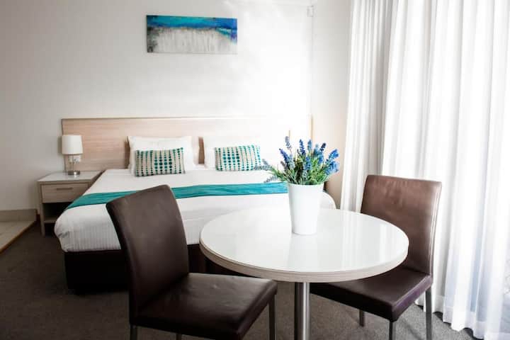 King Studio Spa Suite - Terrigal