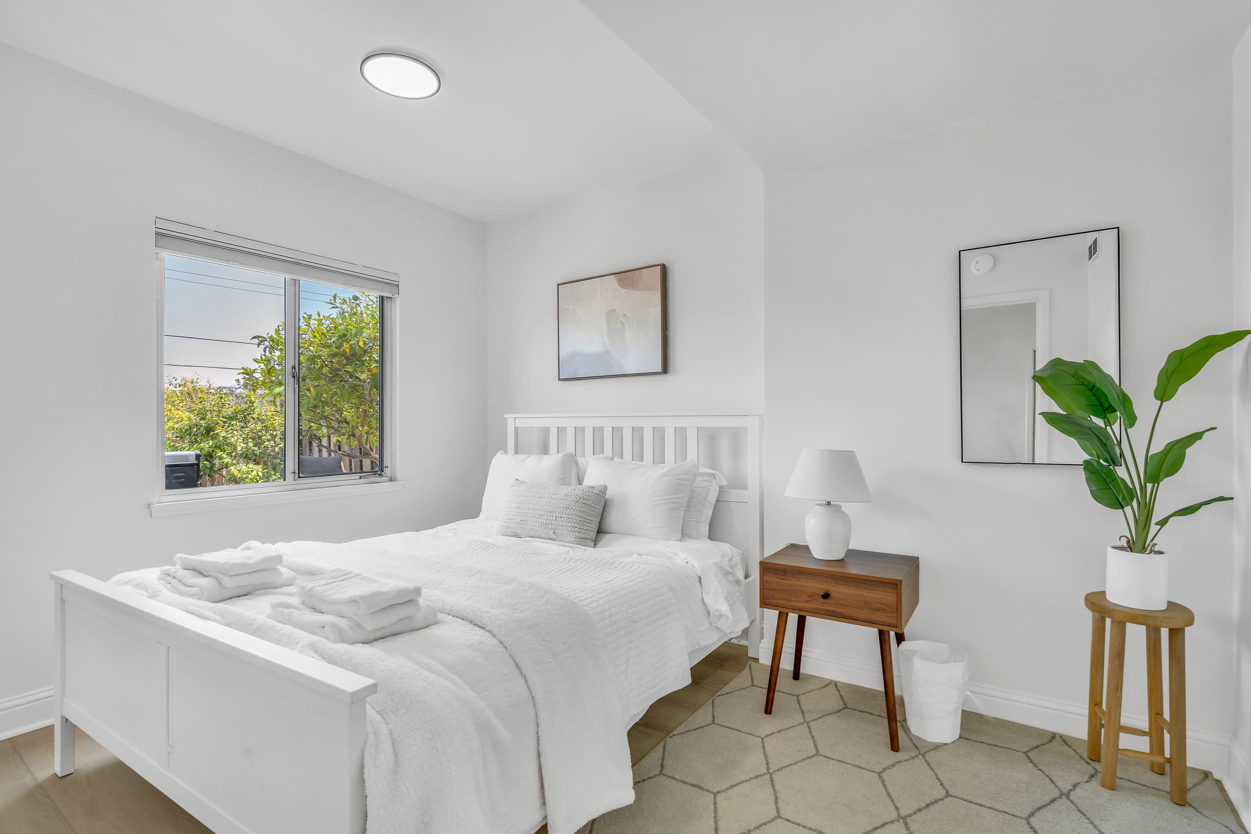 Home in South San Francisco · ★4.83 · 4 bedrooms · 6 beds · 4 private baths - Image 7