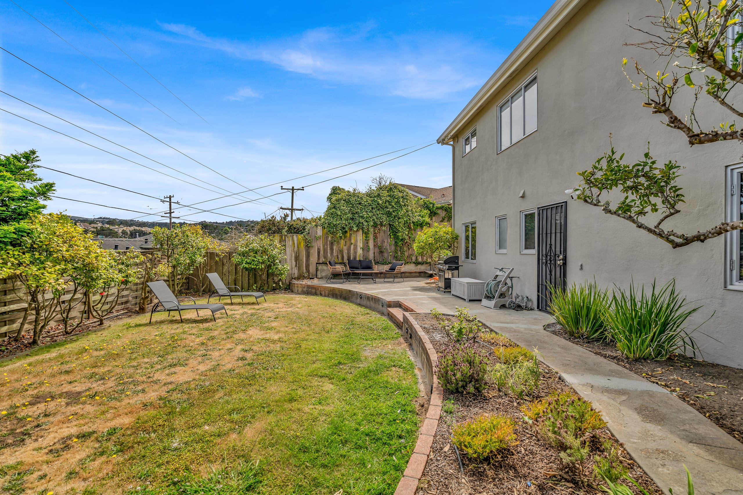 Home in South San Francisco · ★4.83 · 4 bedrooms · 6 beds · 4 private baths - Image 28
