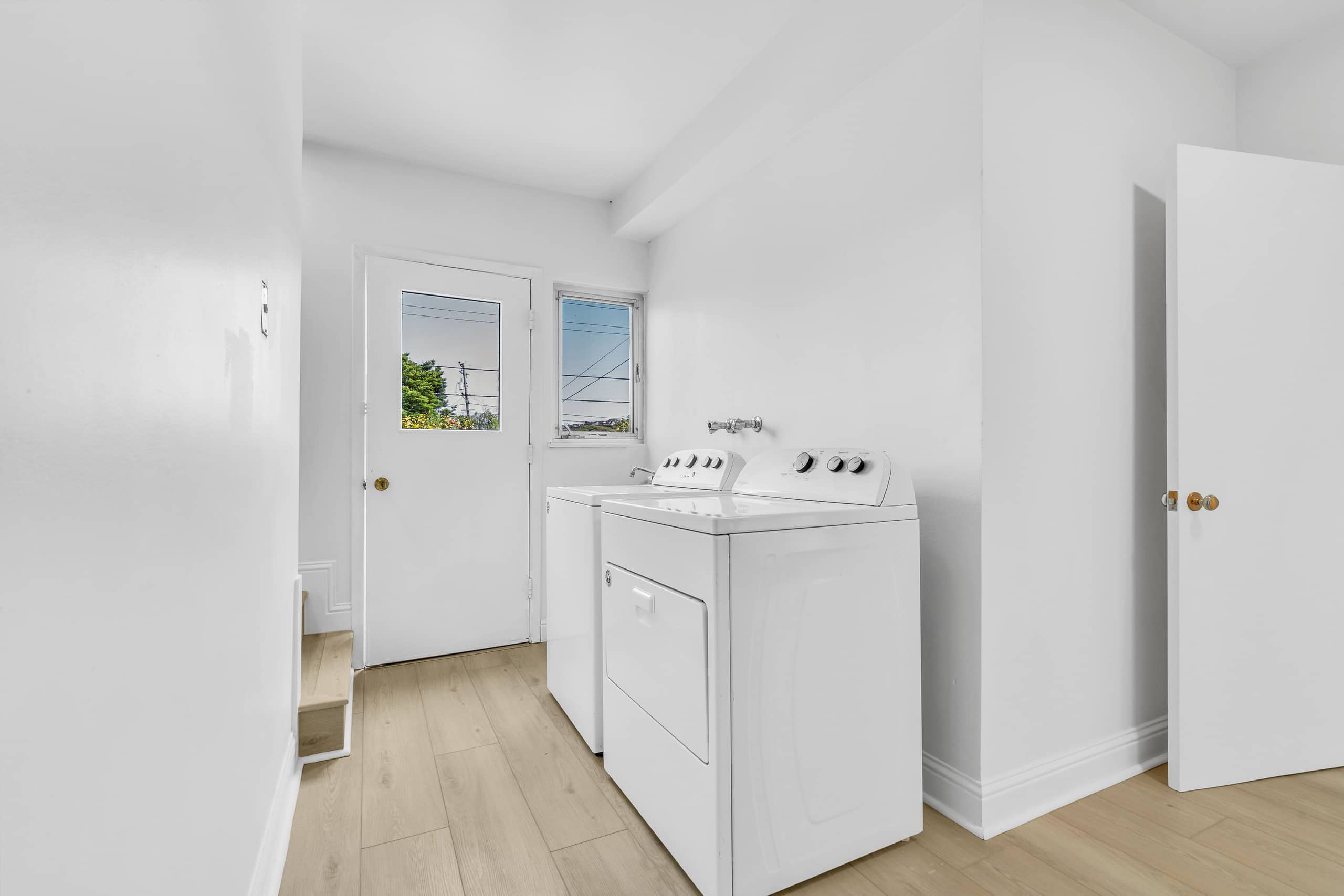 Home in South San Francisco · ★4.83 · 4 bedrooms · 6 beds · 4 private baths - Image 29