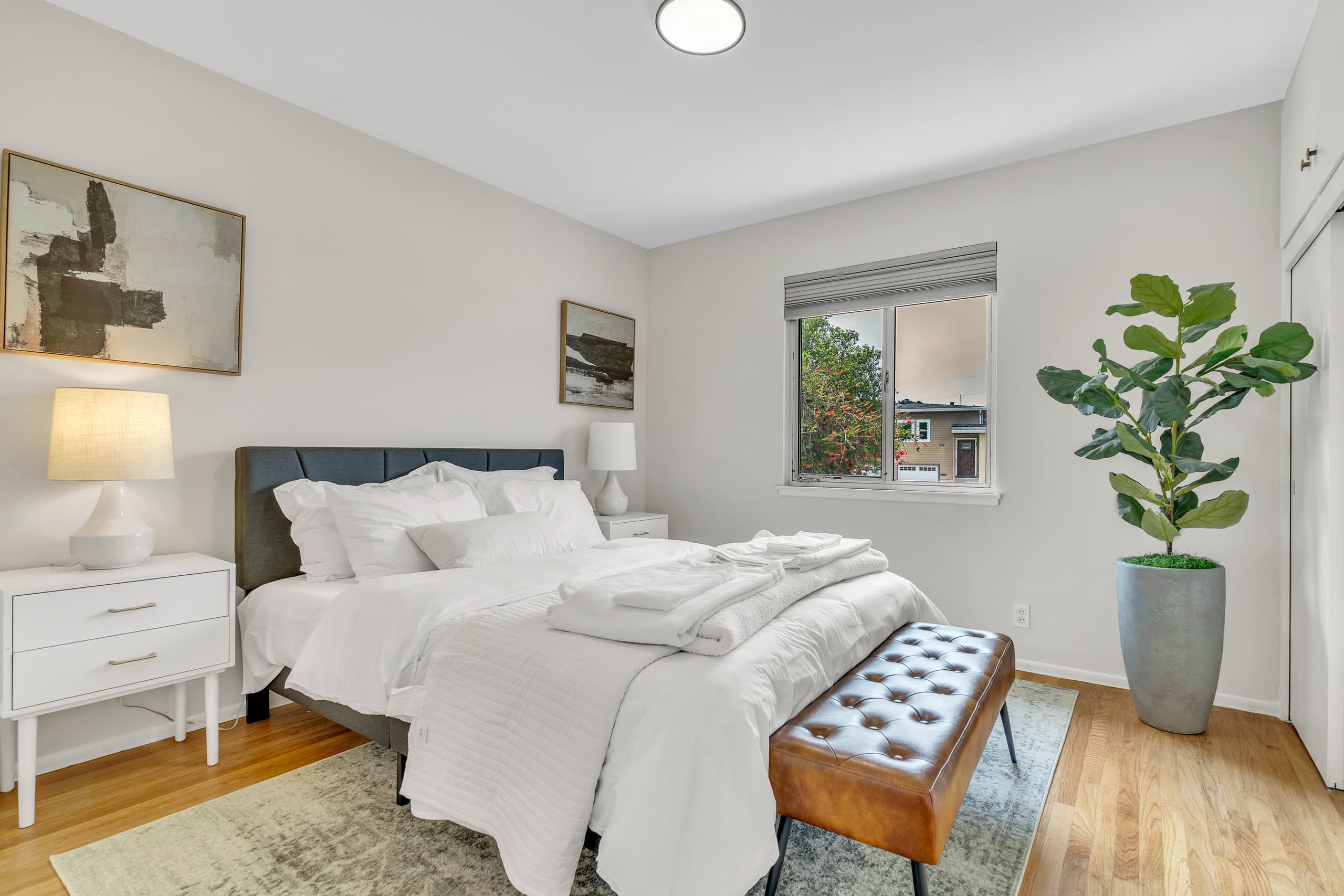 Home in South San Francisco · ★4.83 · 4 bedrooms · 6 beds · 4 private baths - Image 4