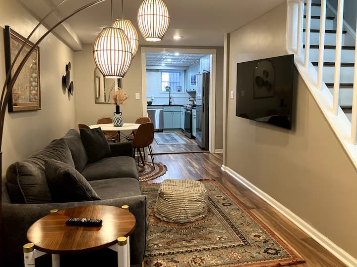 High Ceiling Duplex W/ Private Yard- 20 Min To Nyc - 霍博肯