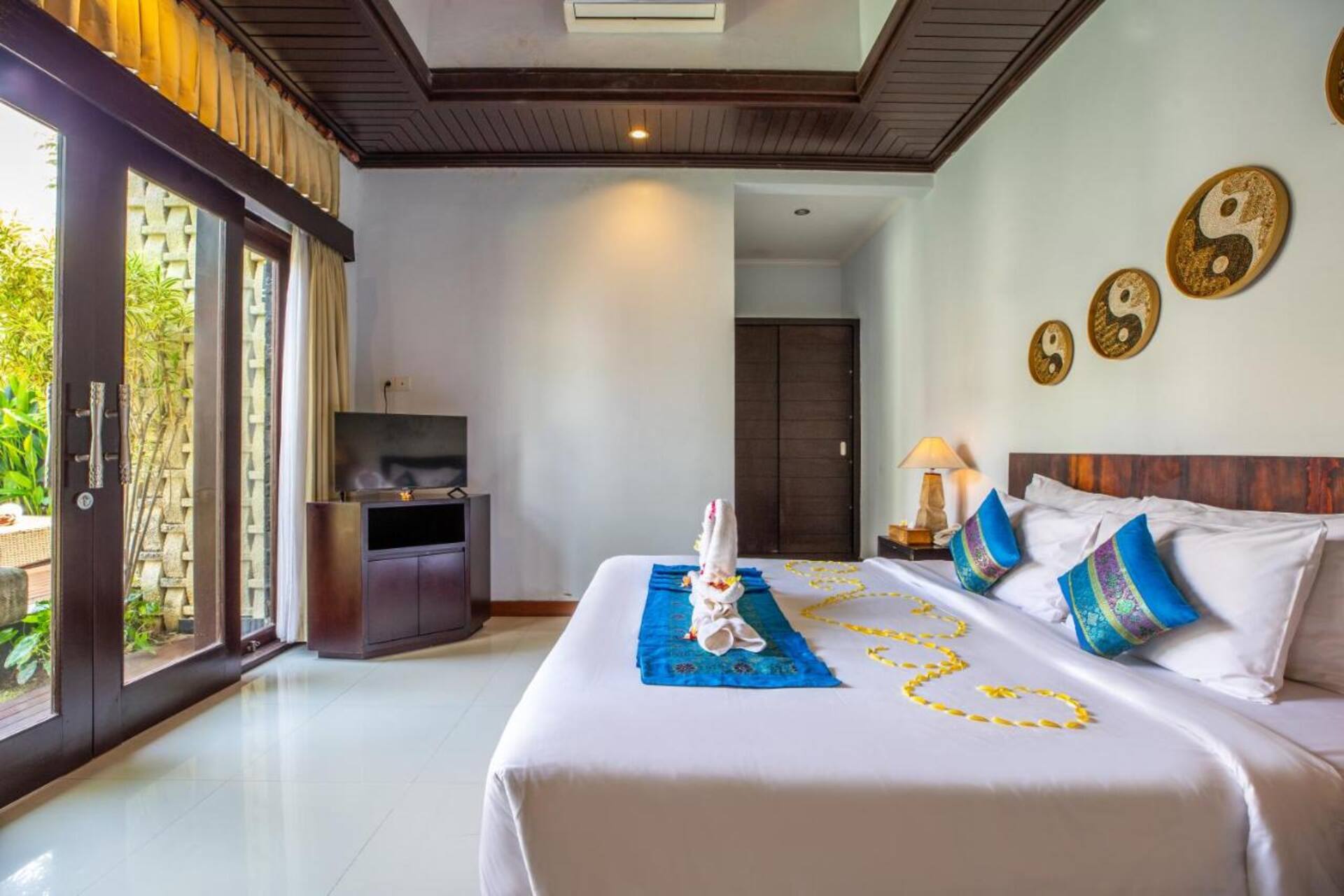 Honeymoon Budget Hideaway 1 Bedroom Private Villa in Bali 2