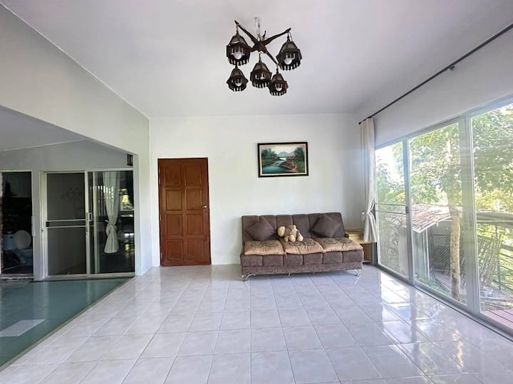 Breezy Chill Villa With Pool - Mae Taeng