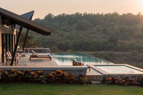 Chitrakoot Villa W/Pool, Lawn & TT Table & View