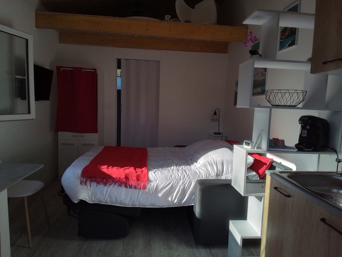 Ambienti i dhomës së gjumit