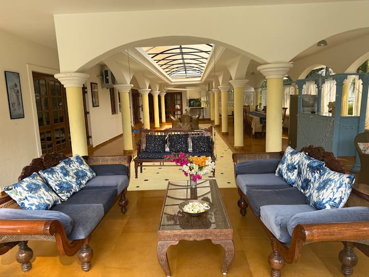 Massive open domed relaxing/dining space with bar,sofas and pool table etc. fifountain. erc.