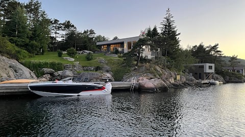 Dream location right by the sea in Søgne