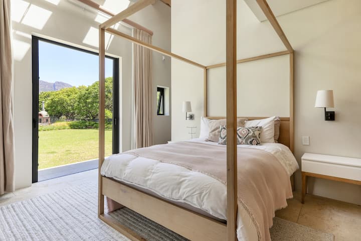 غرفة نوم 3 بسرير مزدوج