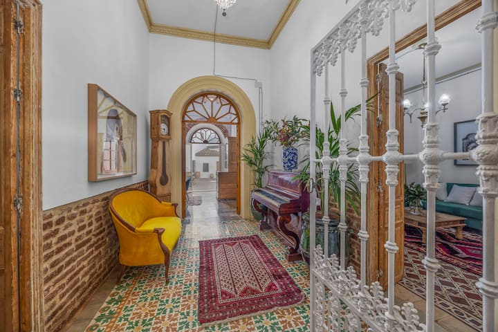 Beautiful 6 Bedroom Town House With Plunge Pool - Zufre