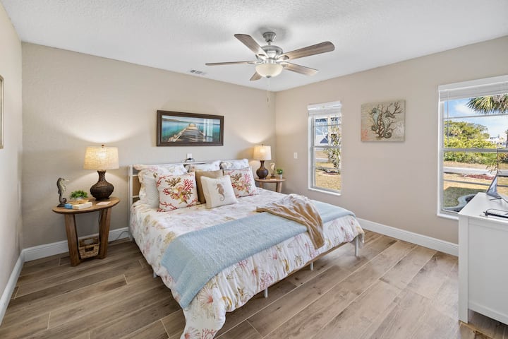 2. spavaća soba ima bračni krevet.