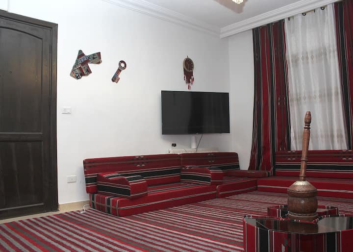 Cozy Jordanian Style Apt Inamman - Ammán