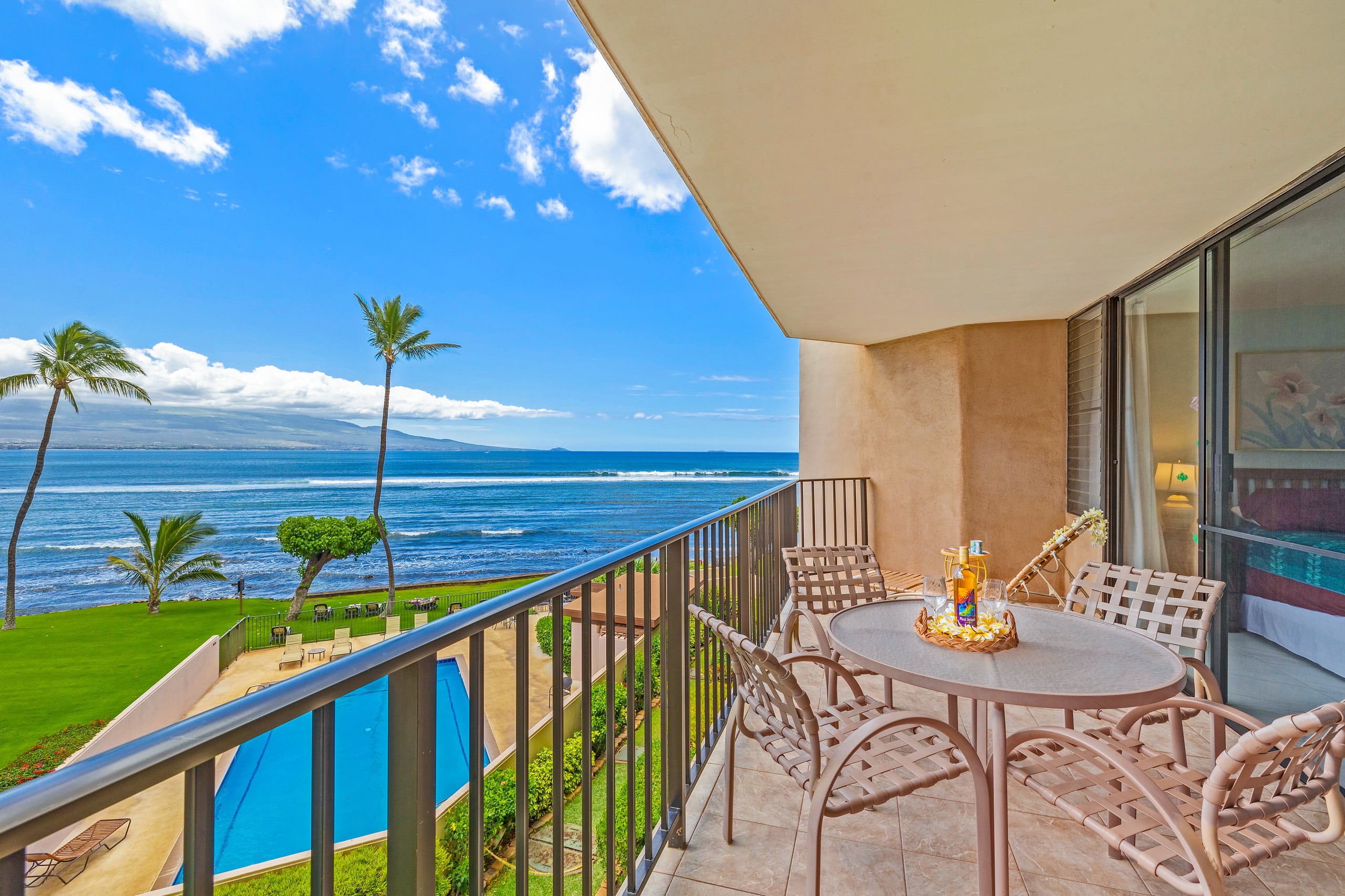 Condo in Wailuku · ★4.84 · 2 bedrooms · 4 beds · 2 baths - Image 1