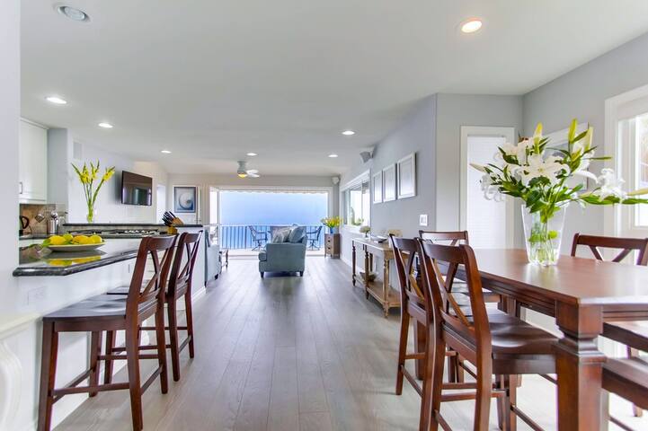 Beautifully Remodeled – Right On The Beach gallery image 2