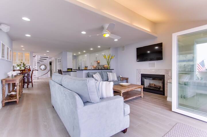 Beautifully Remodeled – Right On The Beach gallery image 4