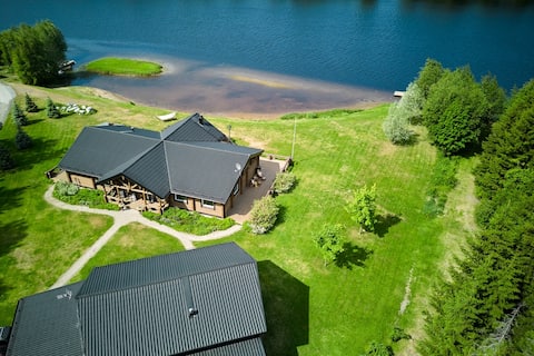 Luxury Log Home in Lapland