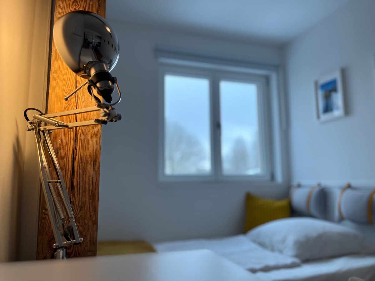 Stylish room - central location, greenery, new - women only